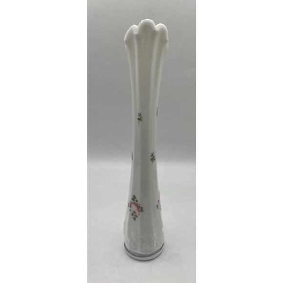Vintage Westmoreland MCM Milk Glass Swung Bud Vase 10.25" Hand Painted Ribbed - Picture 4 of 16